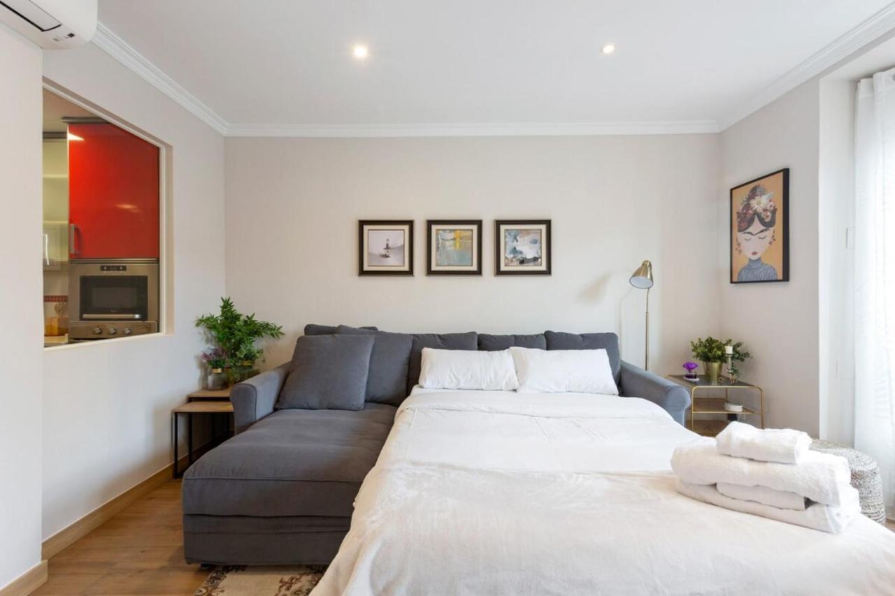 Elegant 1 Bedroom Apartment In The Heart Of Centro Madrid Bagian luar foto