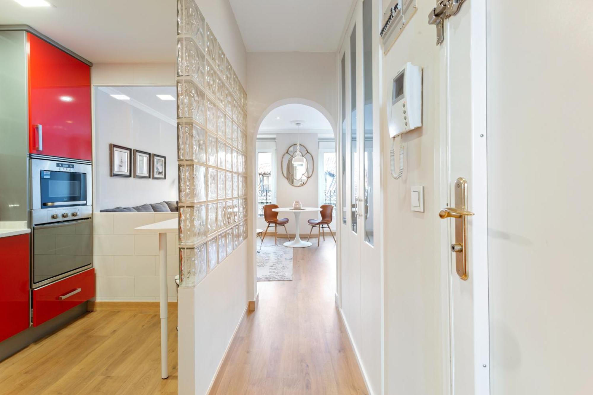 Elegant 1 Bedroom Apartment In The Heart Of Centro Madrid Bagian luar foto