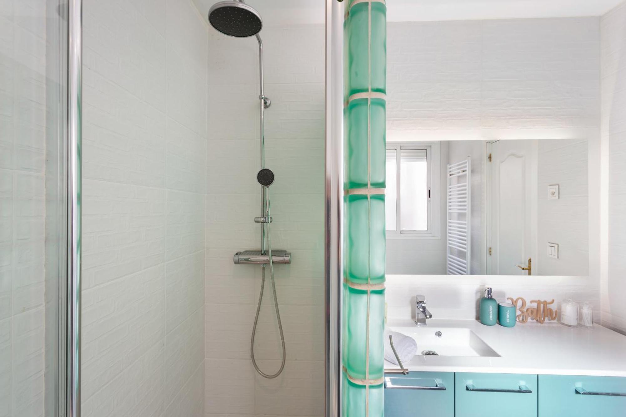 Elegant 1 Bedroom Apartment In The Heart Of Centro Madrid Bagian luar foto