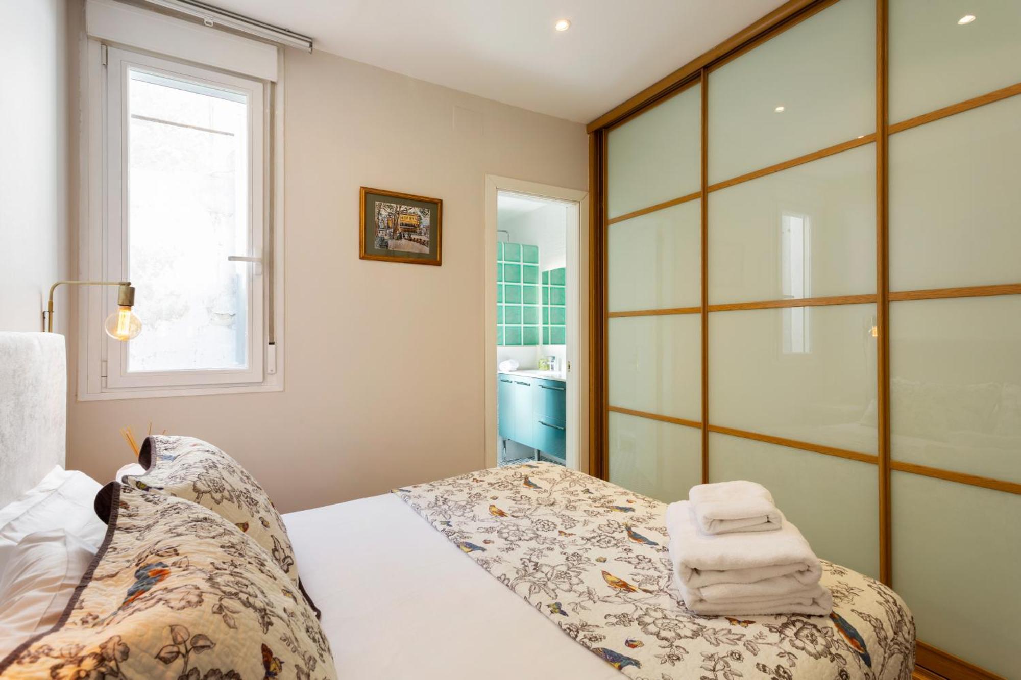 Elegant 1 Bedroom Apartment In The Heart Of Centro Madrid Bagian luar foto