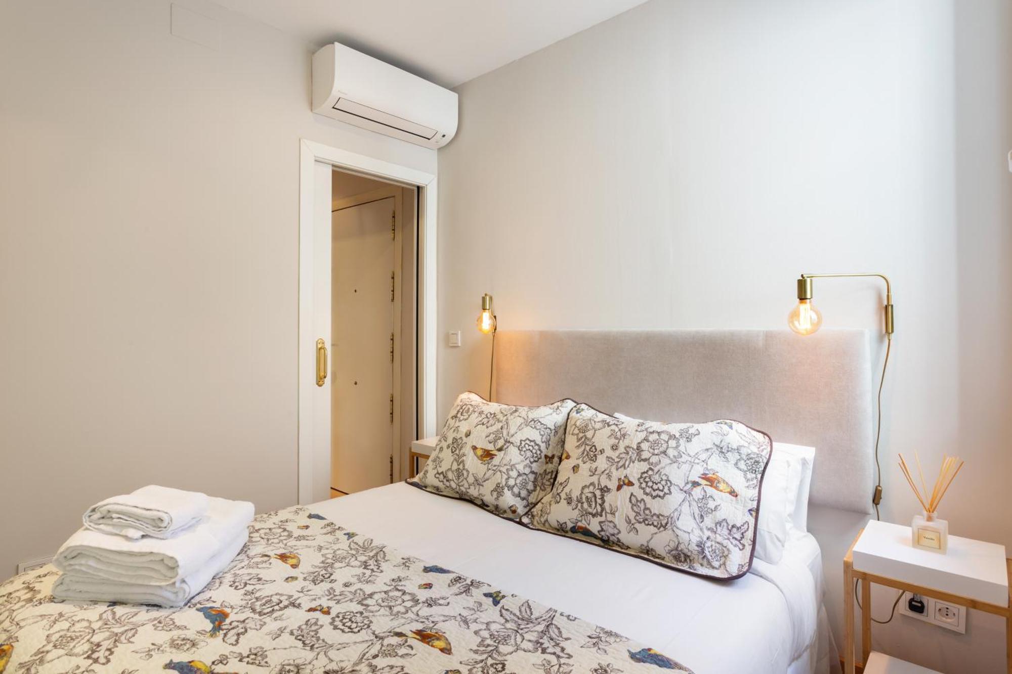 Elegant 1 Bedroom Apartment In The Heart Of Centro Madrid Bagian luar foto