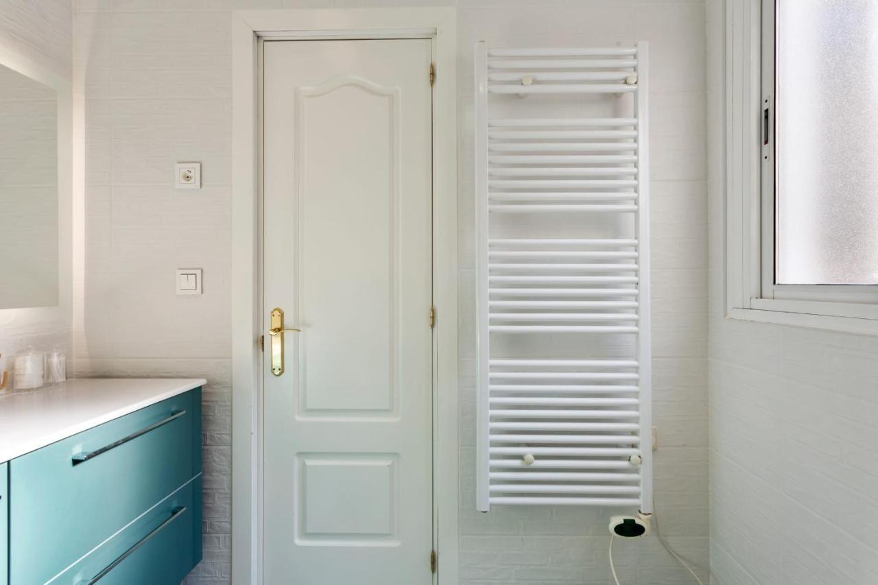 Elegant 1 Bedroom Apartment In The Heart Of Centro Madrid Bagian luar foto